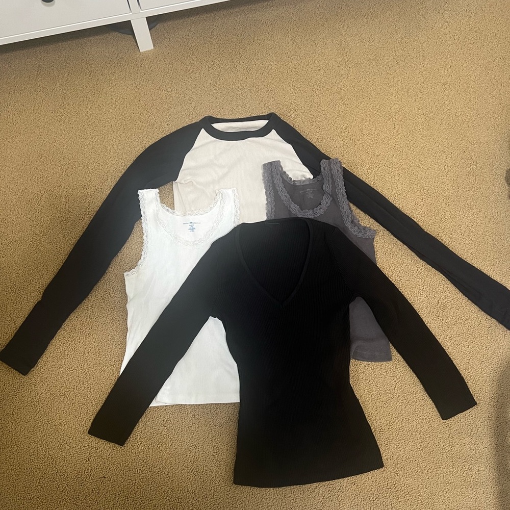 Brandy Melville / John galt set of 4 tops
